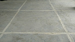 Floor with cut lines